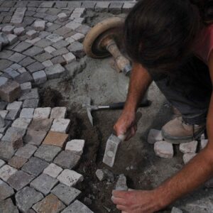 Divieto di transito in Via Saletta per lavori su Via Lanza