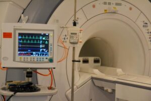 Durante la Tac all’ospedale di Casale la derubano dei gioielli lasciati nello spogliatoio