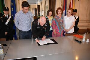 I Carabinieri firmano il protocollo contro la violenza sulle donne