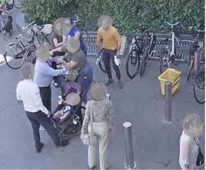 Aggredisce addetta sicurezza Esselunga: identificata e denunciata