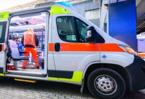 Tragedia della strada, muore a 16anni
