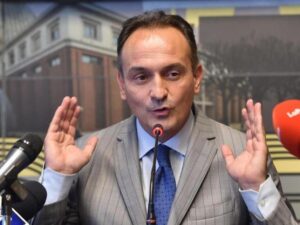 Cirio: “Tampone positivo, ma sto bene. Il decreto? Per lavoro ci si può muovere”