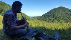 Tre amici si perdono nel Monferrato per ritrovare sé stessi. Arrivano fino a Crea