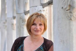‘Un cappuccino tra le righe’: la prima parte si chiude con Daniela Piazza
