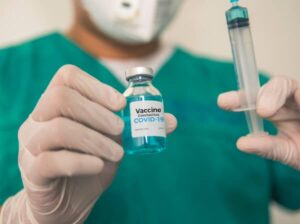 Vaccini, adesioni per fascia 12-15 anni