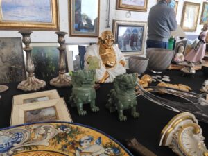 Domenica a Casale torna il mercatino antiquario