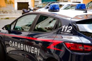Minorenne sorpresa a rubare: denunciata