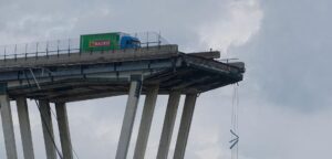 Crollo Morandi, oggi la sentenza: le scuse di Autostrade. I familiari: troppo tardi