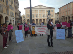 Piazza Mazzini si tinge di ‘rosa’ con Me.dea e Donne Insieme