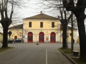 Raid di minorenni da Casale a Mede. Spedizione punitiva con bastonate