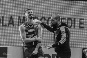 Jbm,  lussazione alla spalla per Fabio Valentini