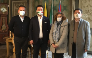 La scenografa Paola Bizzarri questa mattina in visita a Casale