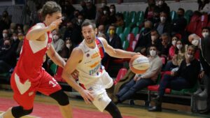 Novipiù, derby che vale il quinto posto