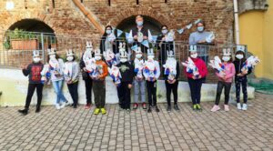 Mombello: dal Comune uova di Pasqua per i piccoli studenti della primaria