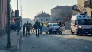 Casale: scontro tra due auto alla chiesa di Porta Milano