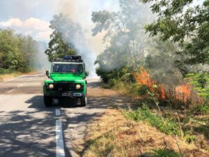 Incendio a Cantalupo, impegnati vigili del fuoco e volontari