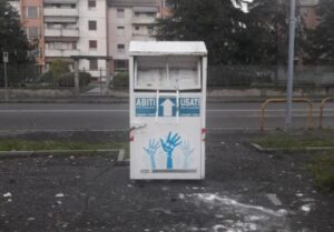 Mercoledì 21 settembre torna la raccolta porta a porta di abiti usati