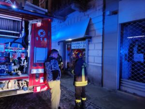 Casale: cioccolateria a fuoco, panettiere e barista evitano il peggio