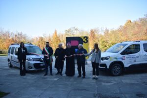 Bcube tende la mano al Pulmino Amico con un veicolo in dono