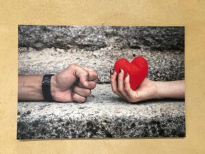 Al Castello la mostra fotografica contro la violenza sulle donne