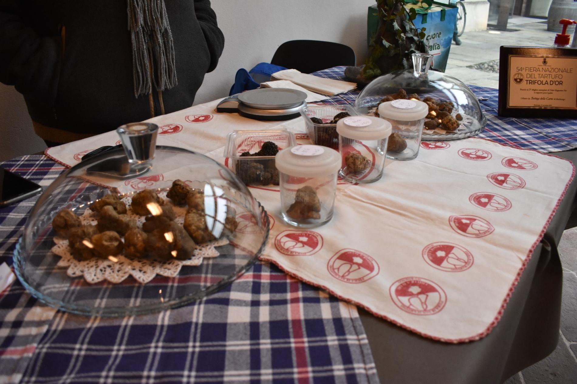 Al Castello la festa del tartufo: «Biglietto da visita del Monferrato»