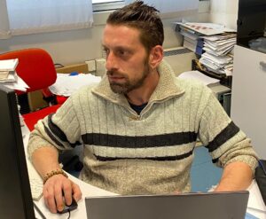 Laboratorio di ricerca amianti: la microscopia per identificare le fibre nei tessuti