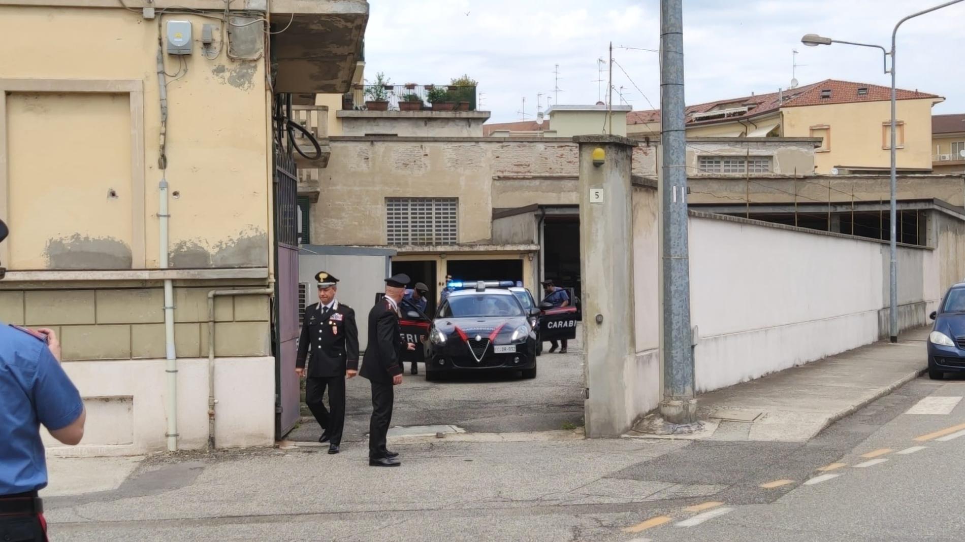 Casale:  due persone portate via dal Comando dei Carabinieri