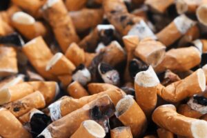 Prodotti di qualità dai mozziconi? Il progetto dei chimici del Sobrero è da primo premio