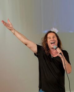 Nel weekend il Festival Nuova Umanità a Gabiano. Domenica show di Povia
