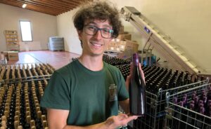 Tenuta Genevrina, la prima bottiglia e il progetto per l’astro-cantina