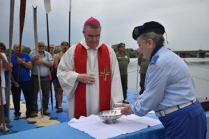Santi Pietro e Paolo: a Casale il vescovo Sacchi benedice il fiume Po
