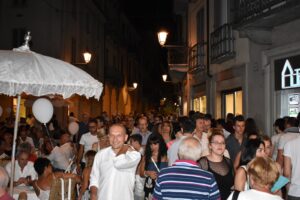 Notte Bianca Casale Monferrato 2025 tra saldi, musica e cultura