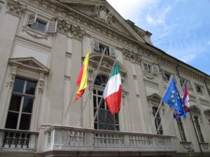 Martedì a Palazzo San Giorgio si parla di amianto con i sindaci del Sin