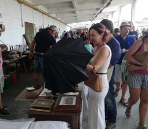 Al Mercatino dell’Antiquariato migliaia di visitatori anche ad agosto