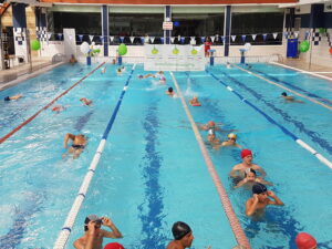 Dynamo12ore torna domani a Casale: nuoto, solidarietà e divertimento
