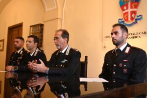Se rompere il finestrino di un’auto significa salvare una vita