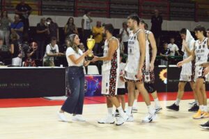 Memorial Filippi, Bertram alza il trofeo