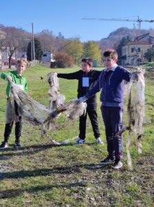 Plastic Free, i giovani ‘eroi’ ripuliscono Ozzano, Madonnina e San Giorgio