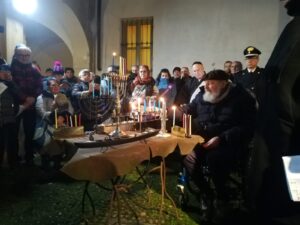 Casale, la luce di Chanukkah e l’invito alla comprensione