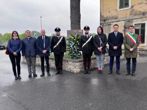 Vittime amianto, un cuscino di fiori dalla Commissione ecomafie
