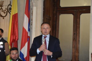 Casale, il Pd attacca: «5.000 euro per la visita di Lollobrigida!»