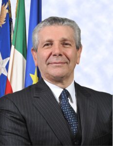 L’ex ministro Di Paola oggi a Casale: “L’Ue come attore globale”
