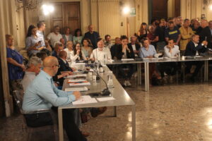 Casale, questa sera l’ultimo consiglio comunale prima delle ferie
