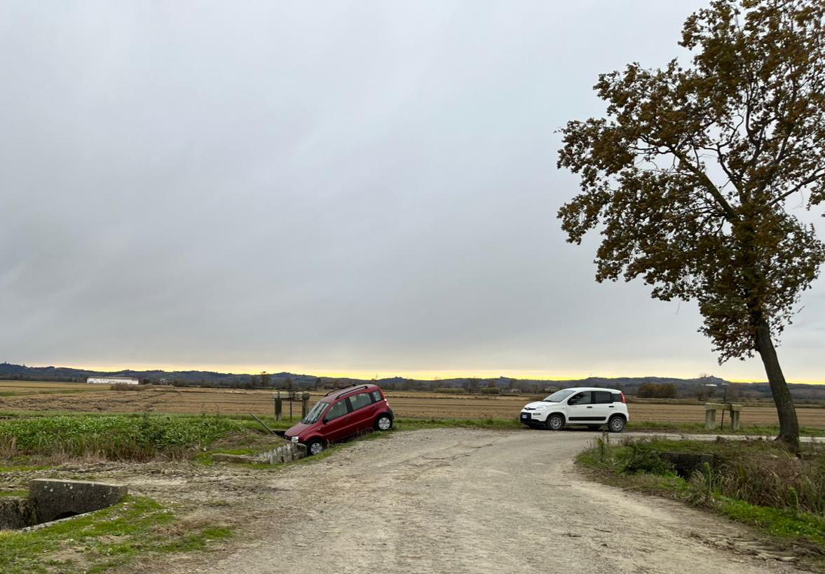 Casale Monferrato: auto ribaltata nella zona industriale