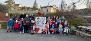 I bambini della materna Callori/Solerio in visita alla panchina degli innamorati