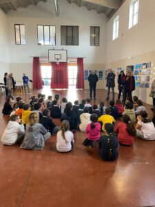 “Arte in mostra” a Borgo San Martino: i bambini espongono le loro opere