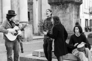 Successo per “La Scena Invisibile”: giovani tra arte e musica