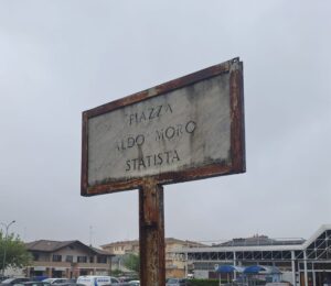 Targa Aldo Moro dimenticata? Appello per il ripristino a Casale