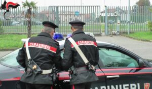 Cereseto, 47enne ubriaco alla guida aggredisce i Carabinieri