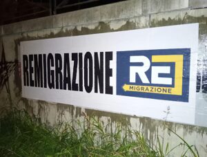 Remigrazione e Riconquista, lo striscione a Casale